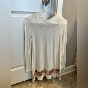 Long tunic with flower hood